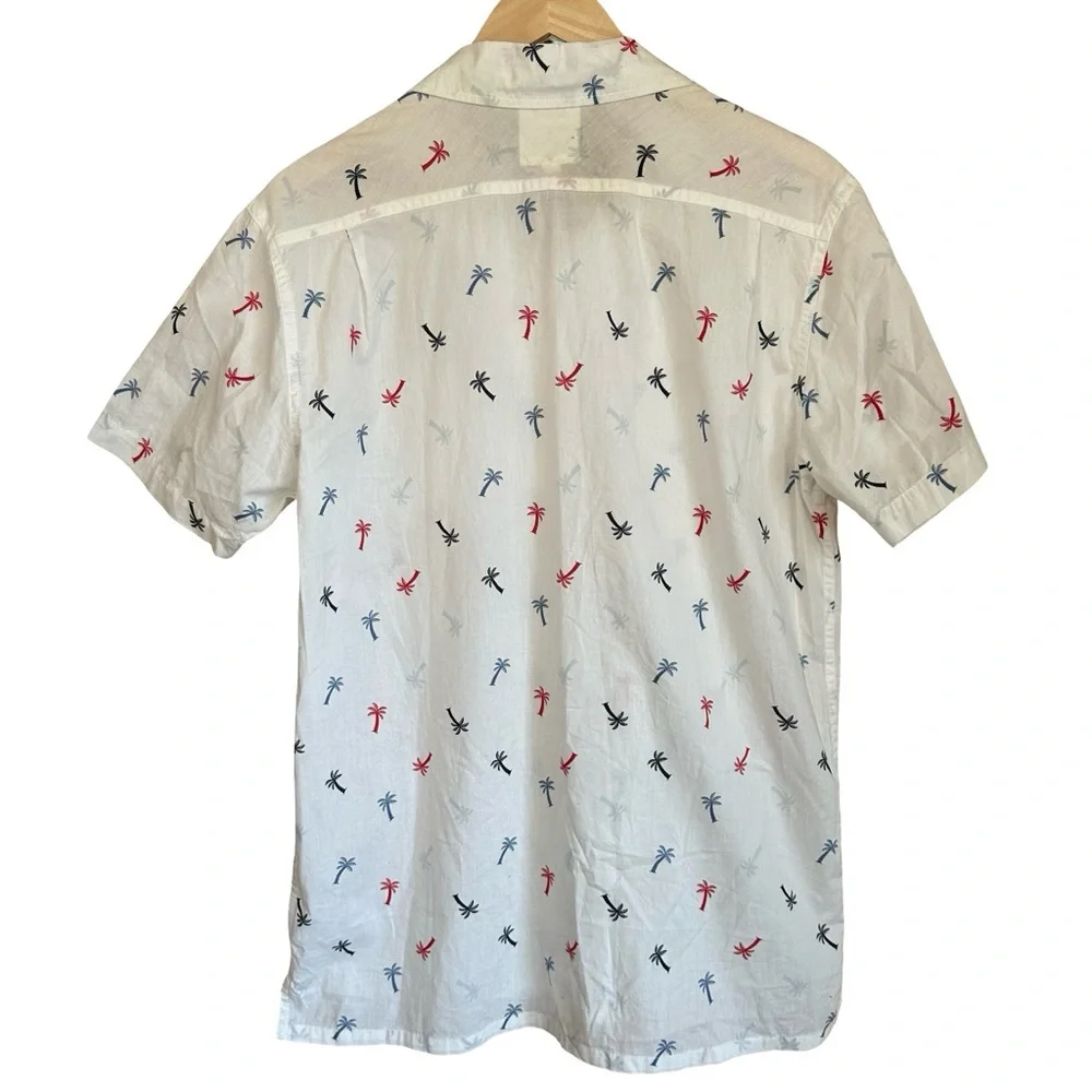 NWT Levi’s Men’s Short Sleeved Button Down Shirt with Palm Tree Pattern Sz M